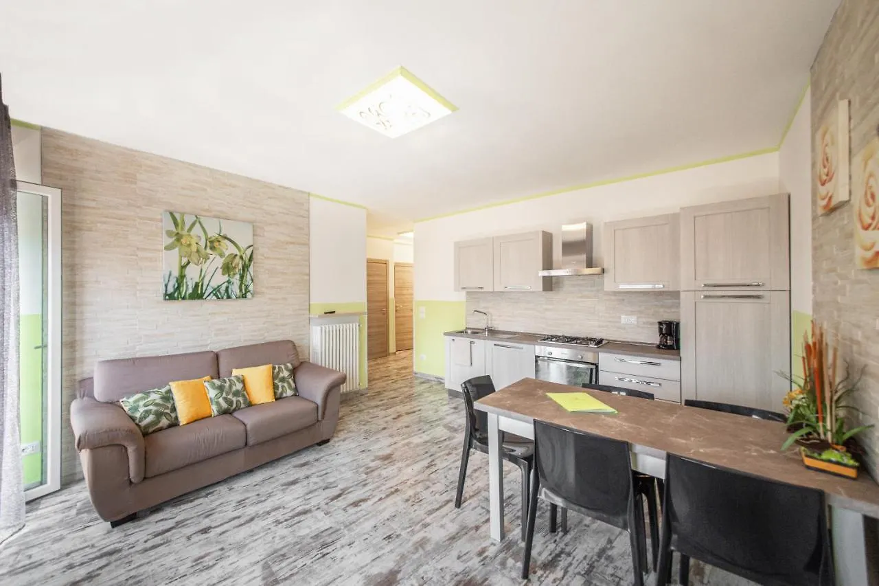 Apartment Appartamento K Torri Del Benaco Italien